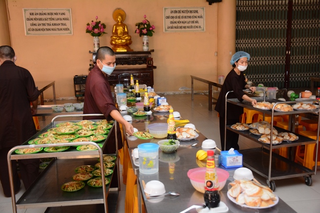 Series of photos of the Seven-Day Special Retreat