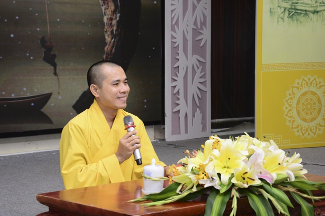 Series of photos of the Seven-Day Special Retreat