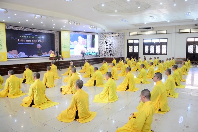 Series of photos of the Seven-Day Special Retreat