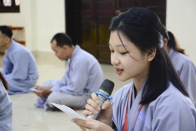 Series of photos of the Seven-Day Special Retreat