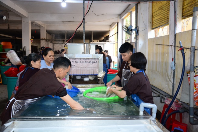 Series of photos of the Seven-Day Special Retreat