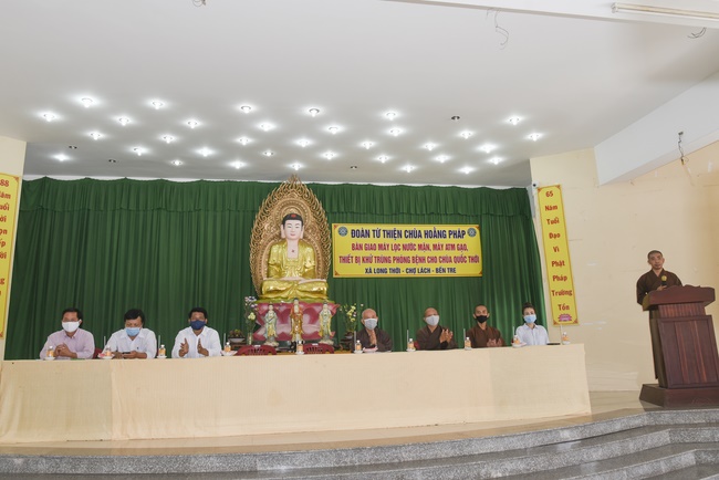The handover ceremony of saline water purifier and rice ATM machine at Quoc Thoi Pagoda in Ben Tre
