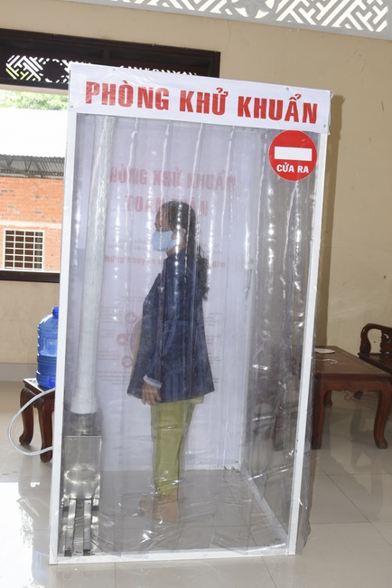 The handover ceremony of saline water purifier and rice ATM machine at Quoc Thoi Pagoda in Ben Tre