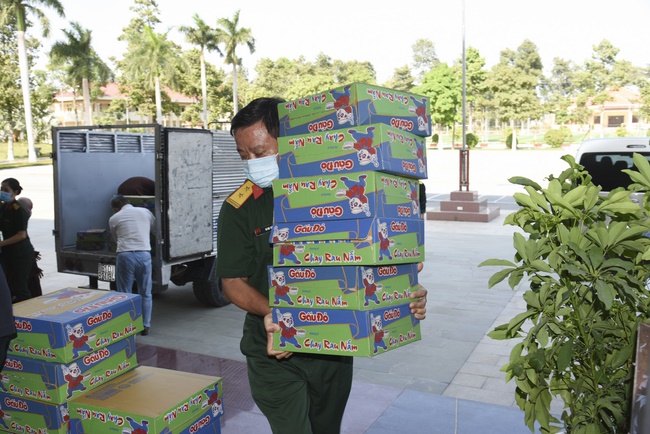 Supporting the 317 Infantry Division, Military Region 7 in Hoc Mon District.