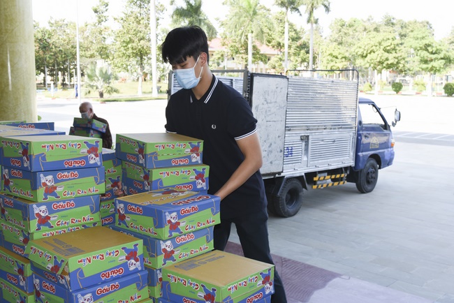 Supporting the 317 Infantry Division, Military Region 7 in Hoc Mon District.