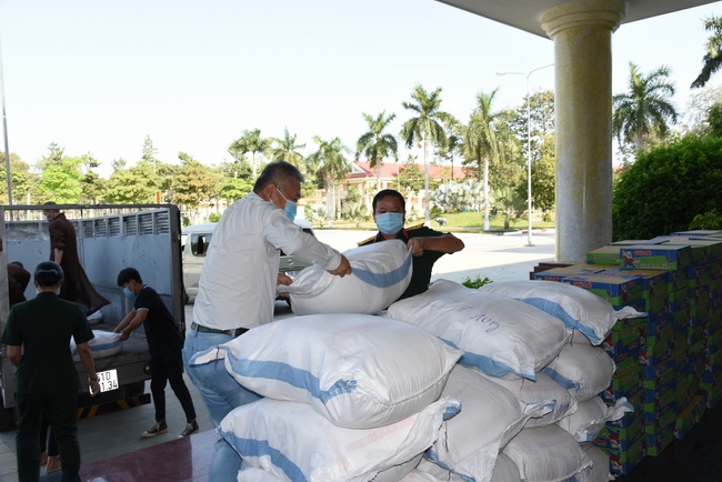 Supporting the 317 Infantry Division, Military Region 7 in Hoc Mon District.