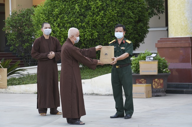 Supporting the 317 Infantry Division, Military Region 7 in Hoc Mon District.