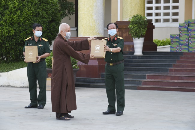 Supporting the 317 Infantry Division, Military Region 7 in Hoc Mon District.