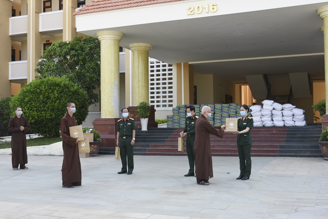 Supporting the 317 Infantry Division, Military Region 7 in Hoc Mon District.