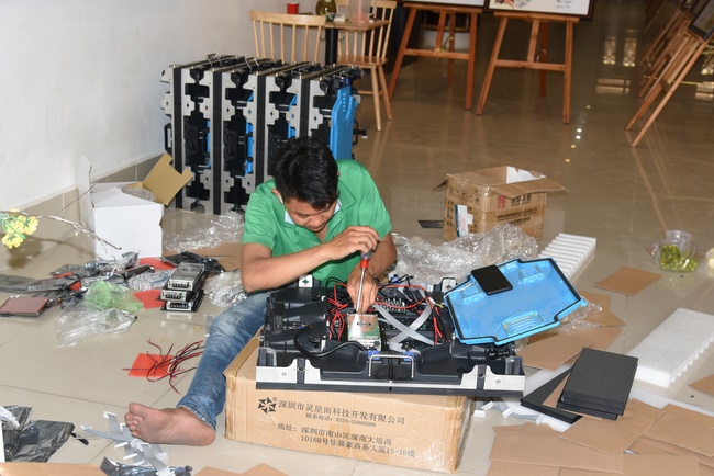 Offering a saltwater filter and a transformer to Quoc Thoi Pagoda in Ben Tre.