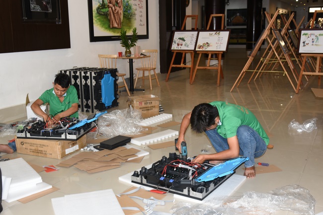 Offering a saltwater filter and a transformer to Quoc Thoi Pagoda in Ben Tre.