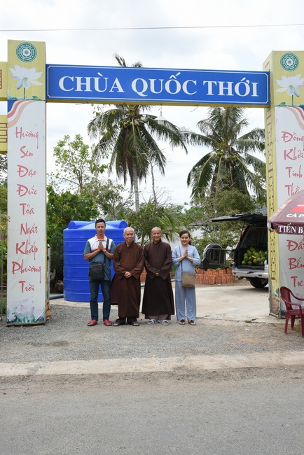 Offering a saltwater filter and a transformer to Quoc Thoi Pagoda in Ben Tre.