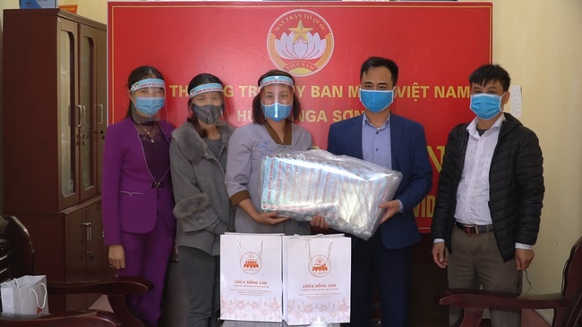 Joining hands to repel the Covid-19 epidemic of Dong Cao Pagoda