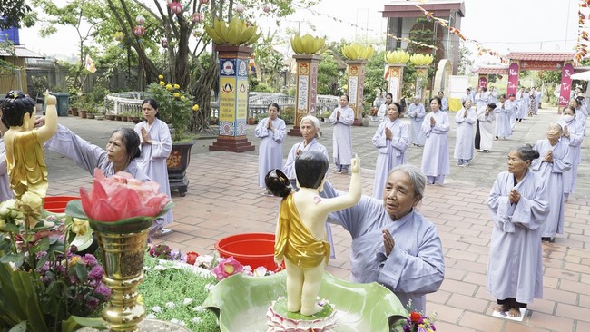 The last day of Buddha's Birthday Week 2020 at Dong Cao Pagoda