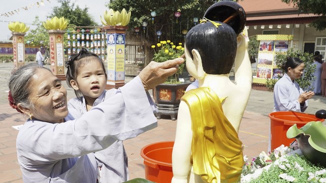 The last day of Buddha's Birthday Week 2020 at Dong Cao Pagoda
