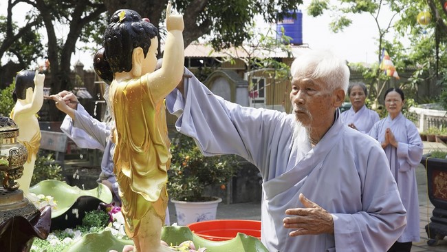 The last day of Buddha's Birthday Week 2020 at Dong Cao Pagoda