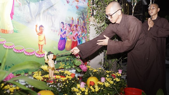 Dong Cao Pagoda granting the merit certificate to Buddhists having design of the Lumbini garden.