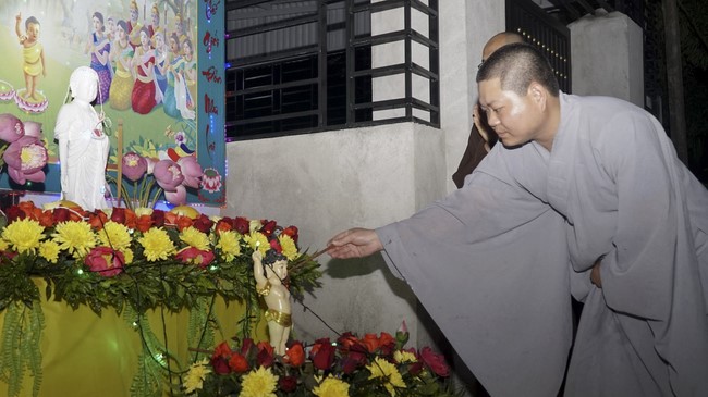 Dong Cao Pagoda granting the merit certificate to Buddhists having design of the Lumbini garden.