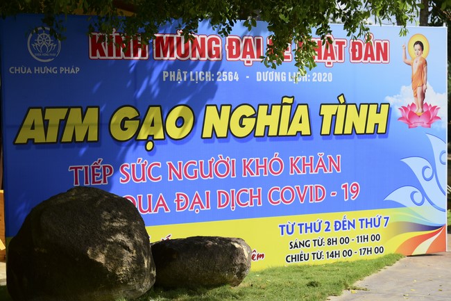 Donating rice for Hung Phap Pagoda, Dong Nai