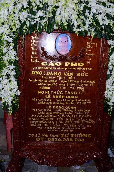 Chanting sutra, praying for the rebirth of spirit Mr. Nguyen Van Duc