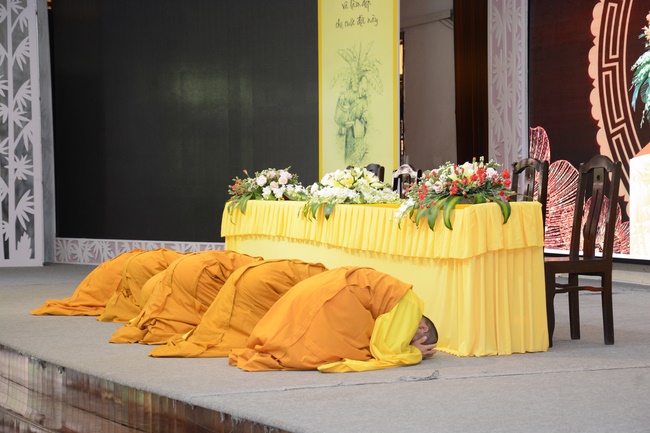 The Three Jewel Refuge Ceremony for cancer ill children coming from the Oncology Hospital