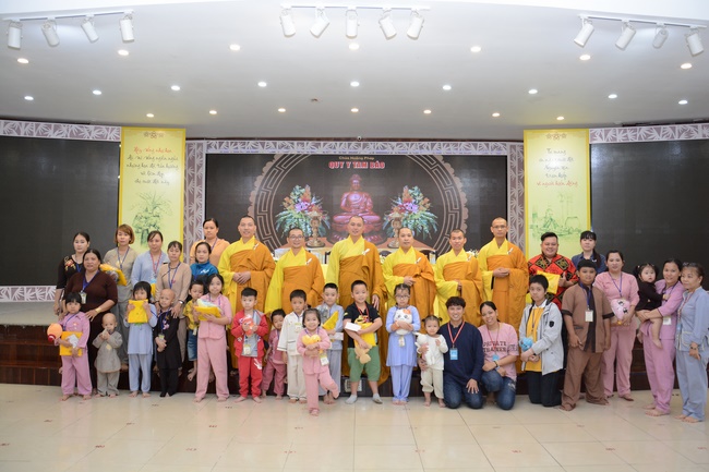 The Three Jewel Refuge Ceremony for cancer ill children coming from the Oncology Hospital
