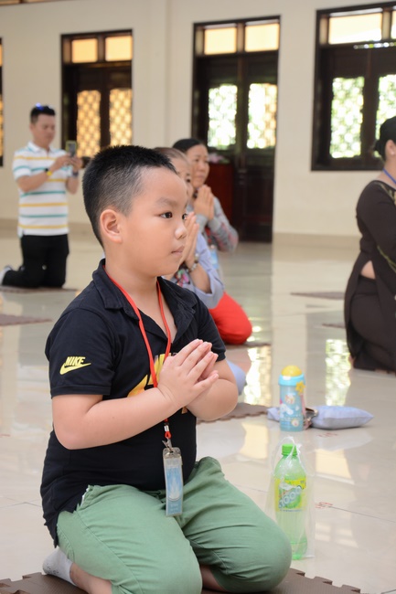 The Three Jewel Refuge Ceremony for cancer ill children coming from the Oncology Hospital