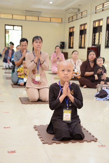 The Three Jewel Refuge Ceremony for cancer ill children coming from the Oncology Hospital