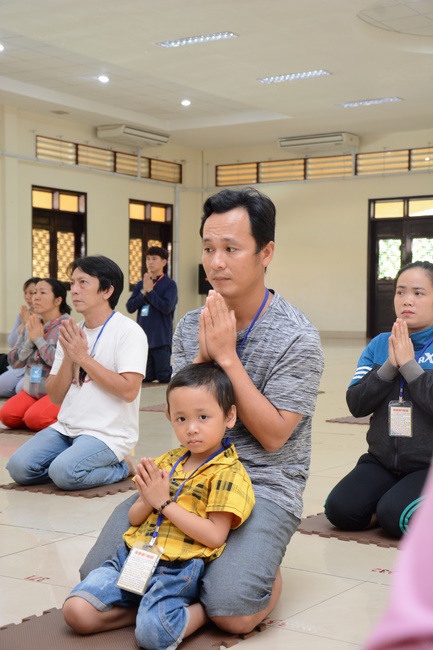 The Three Jewel Refuge Ceremony for cancer ill children coming from the Oncology Hospital