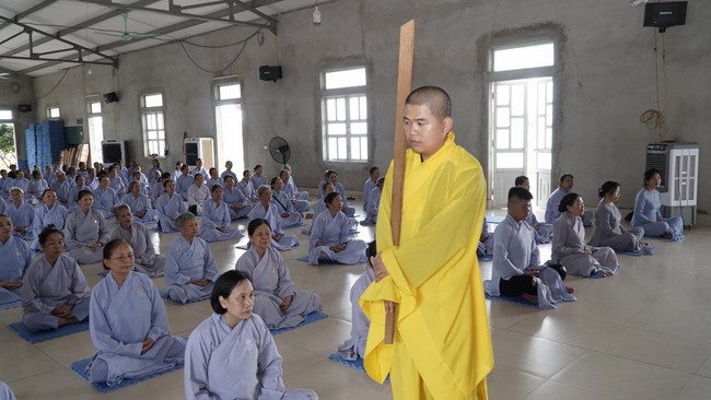 One-day retreat at Dong Cao Pagoda, Thanh Hoa