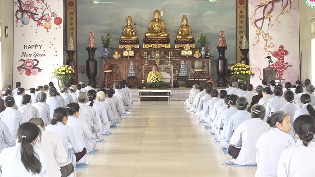 One-day retreat at Dong Cao Pagoda, Thanh Hoa