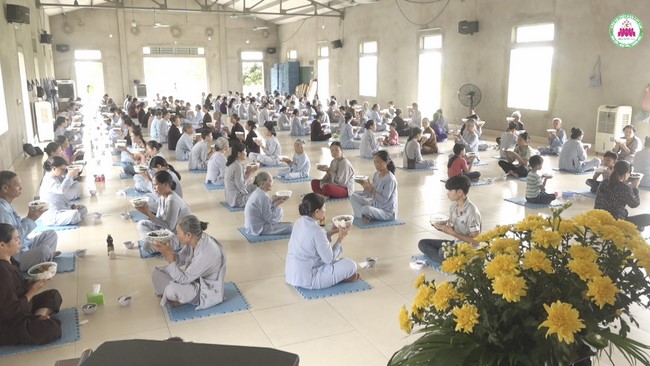 One-day retreat at Dong Cao Pagoda, Thanh Hoa