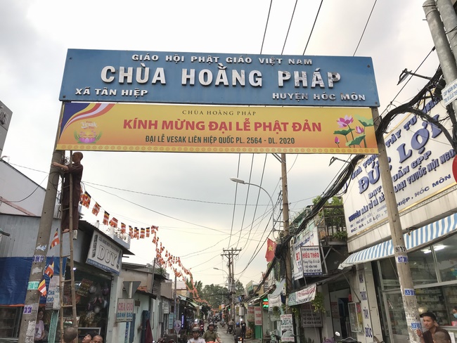 Preparing for the Great Ceremony of Buddha's Birthday (part 1)