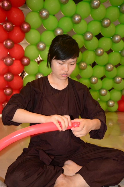 Preparing for the Great Ceremony of Buddha's Birthday (part 1)