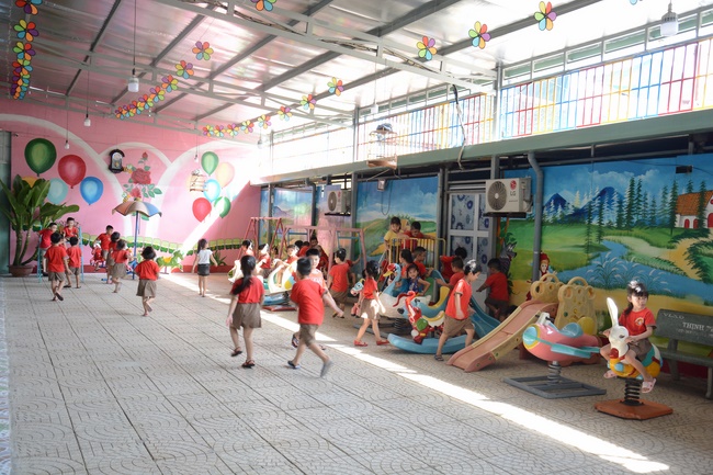 Tặng quà giáo viên trường mầm non tư thục tại Tân Thới Nhì, Hóc Môn