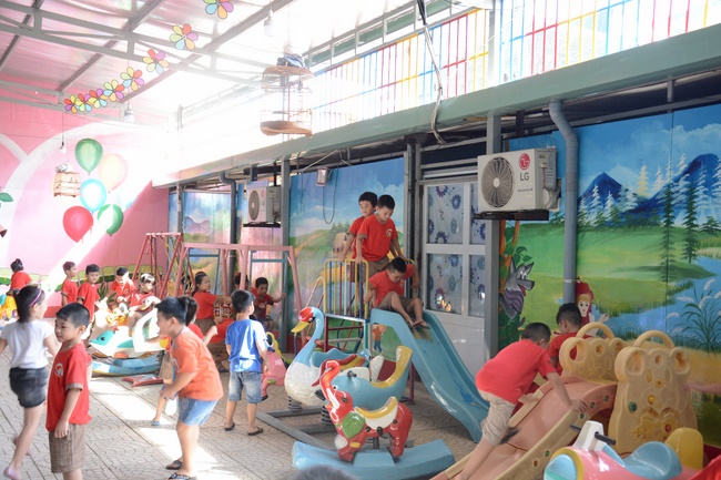 Tặng quà giáo viên trường mầm non tư thục tại Tân Thới Nhì, Hóc Môn