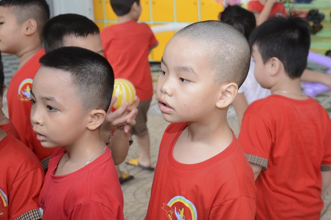 Tặng quà giáo viên trường mầm non tư thục tại Tân Thới Nhì, Hóc Môn