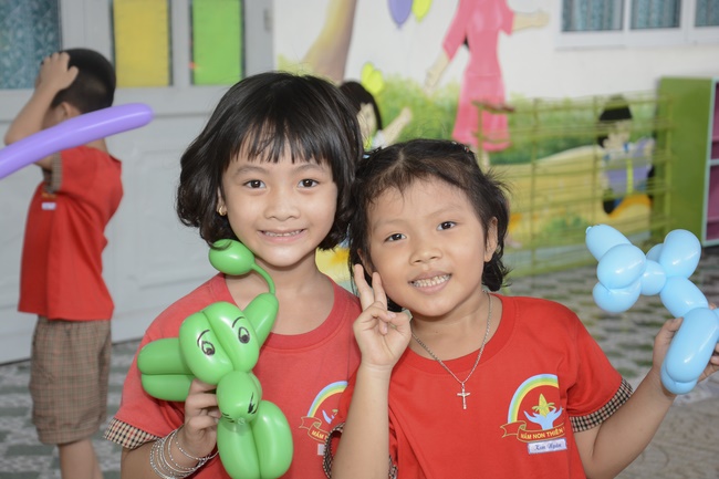 Tặng quà giáo viên trường mầm non tư thục tại Tân Thới Nhì, Hóc Môn