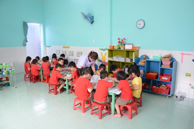 Tặng quà giáo viên trường mầm non tư thục tại Tân Thới Nhì, Hóc Môn