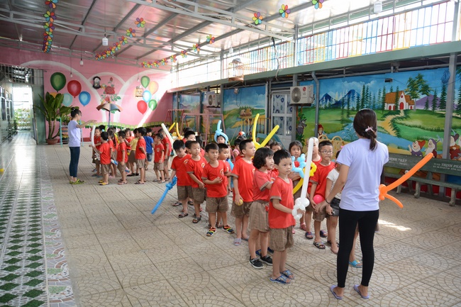 Tặng quà giáo viên trường mầm non tư thục tại Tân Thới Nhì, Hóc Môn