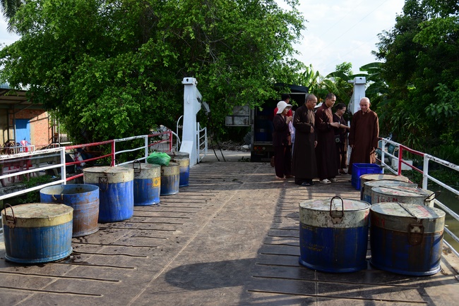 Freeing of creatures at Ca Lang ferry in Cu Chi