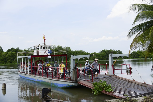 Freeing of creatures at Ca Lang ferry in Cu Chi