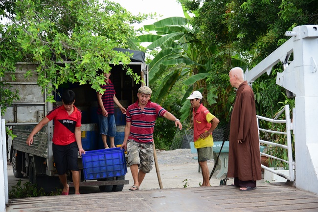 Freeing of creatures at Ca Lang ferry in Cu Chi