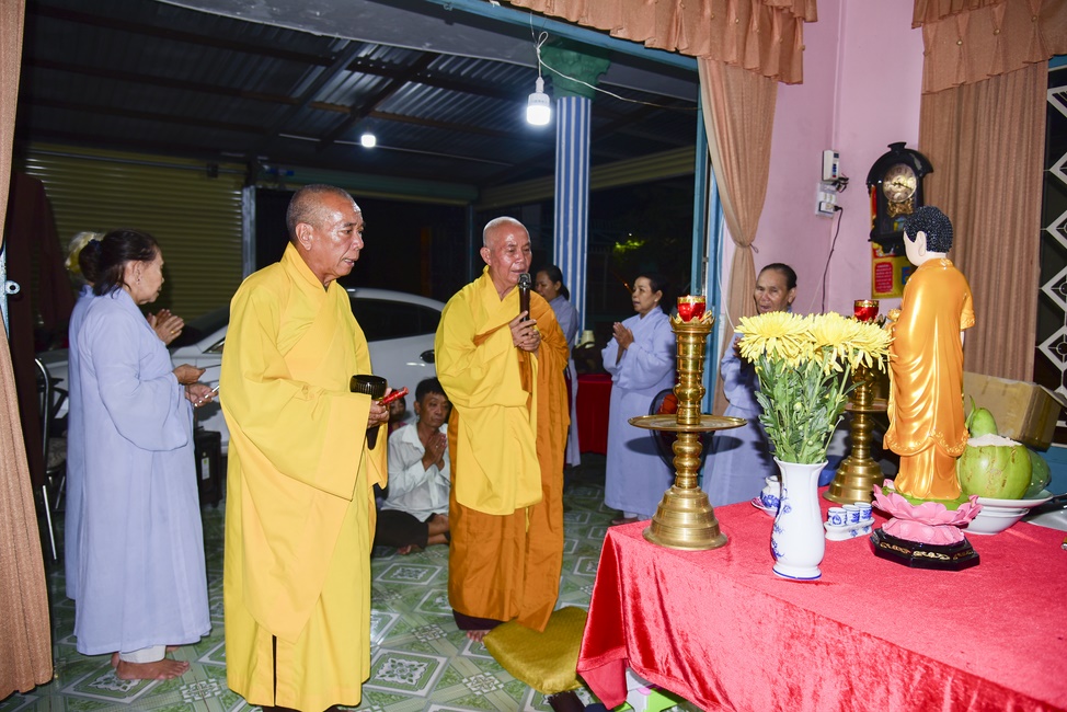 The ceremony praying for good health in Hoc Mon