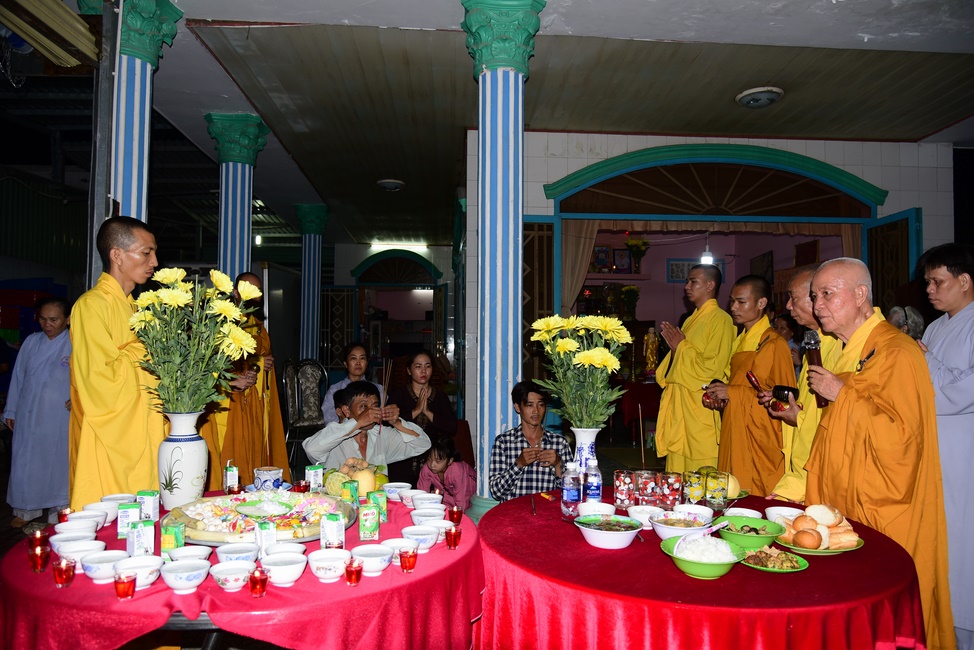 The ceremony praying for good health in Hoc Mon