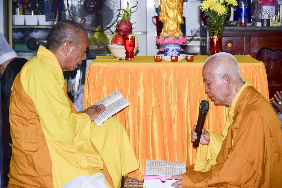 The ceremony praying for good health in Hoc Mon