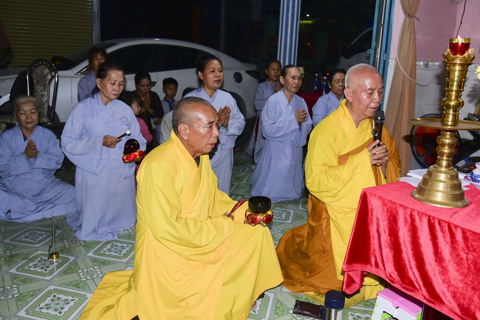 The ceremony praying for good health in Hoc Mon