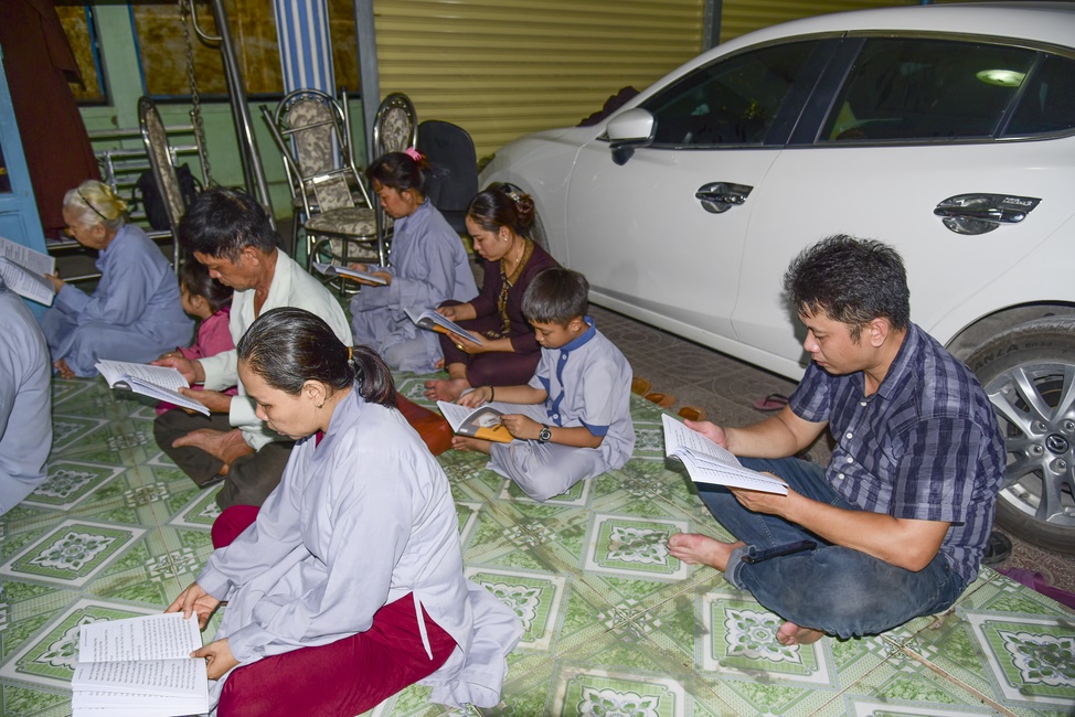 The ceremony praying for good health in Hoc Mon