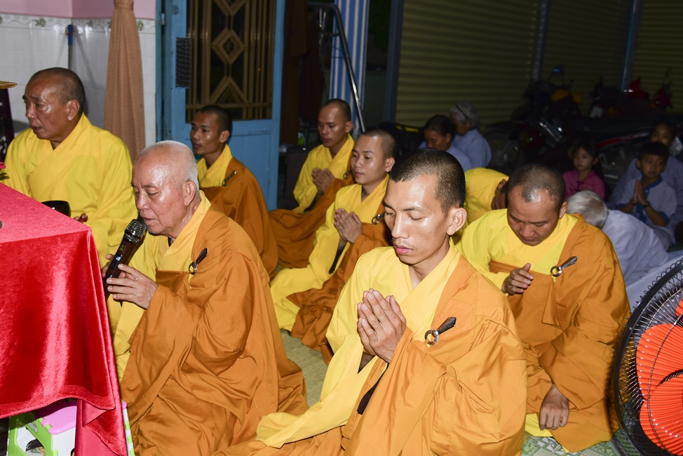 The ceremony praying for good health in Hoc Mon