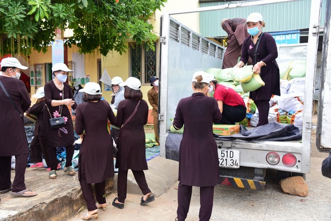 The charity trip in Binh Phuoc